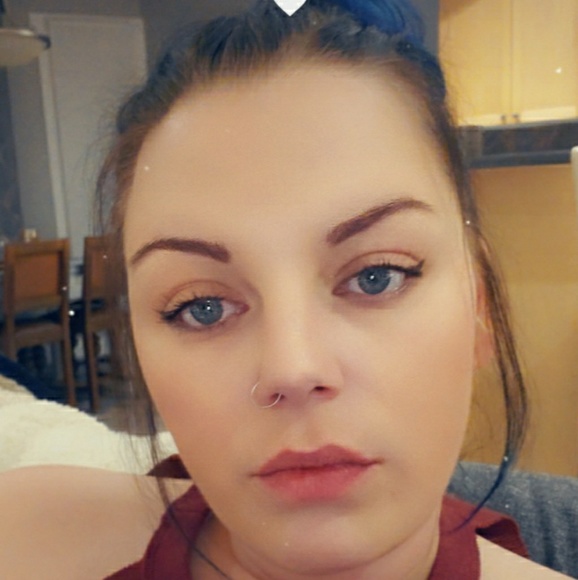 Meet your Posher, Amy - Picture 1 of 1